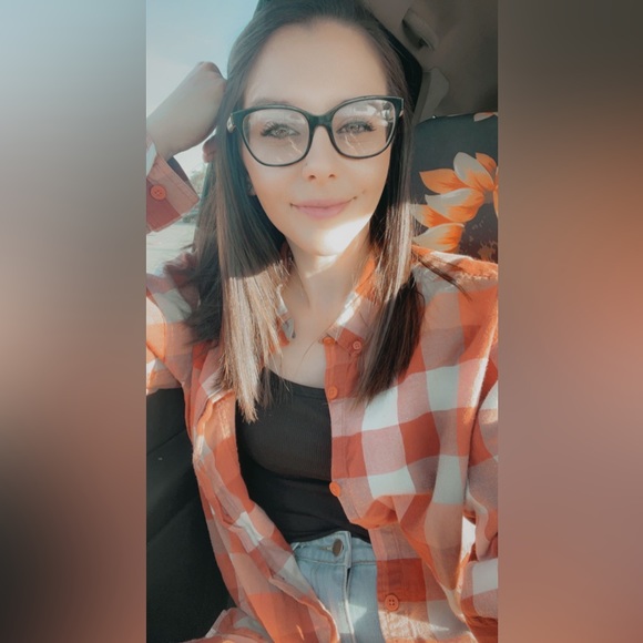 Meet your Posher, Brittany - Picture 5 of 6